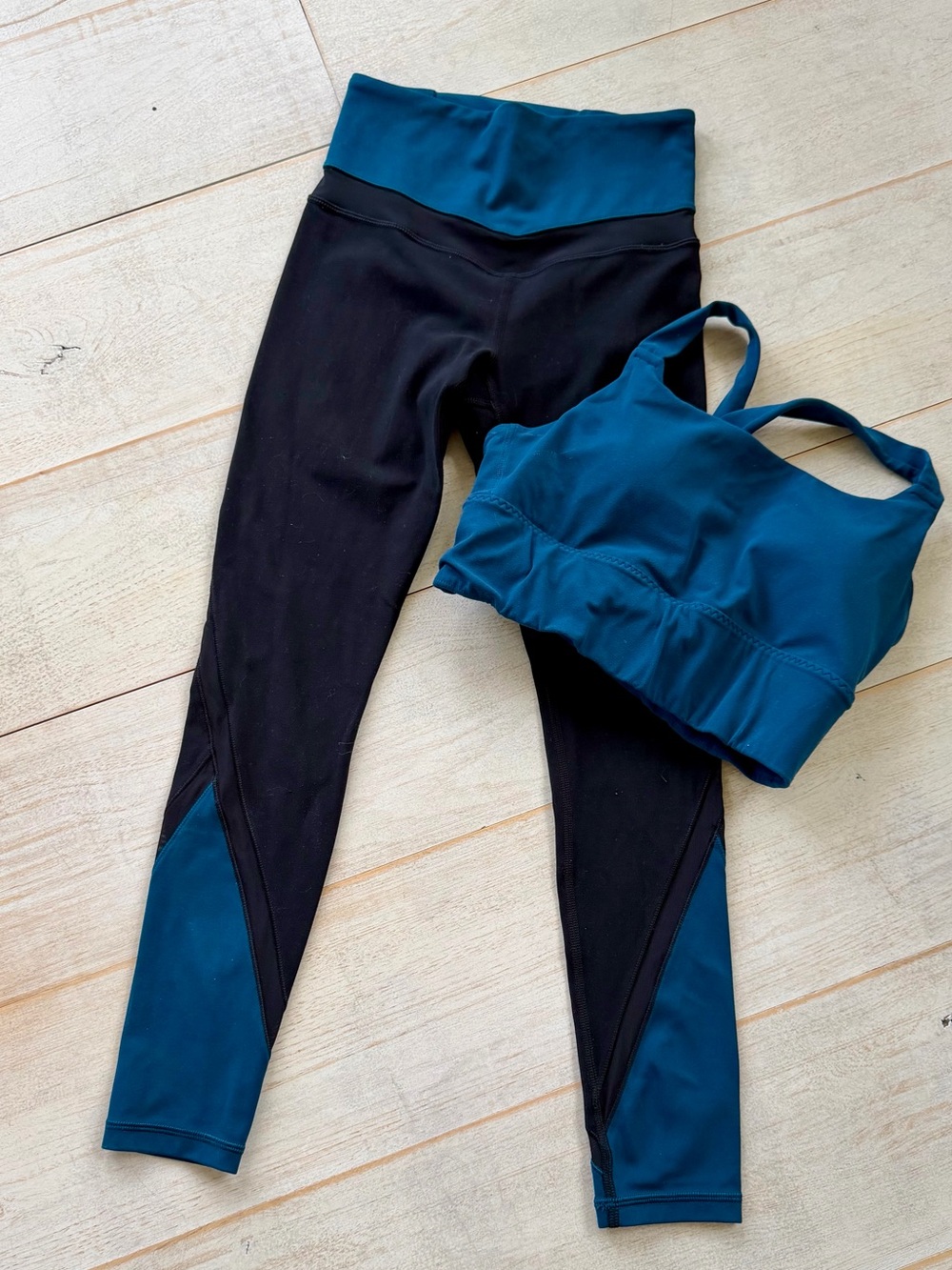 Athleta Teal and Black Workout Leggings and Bra Set